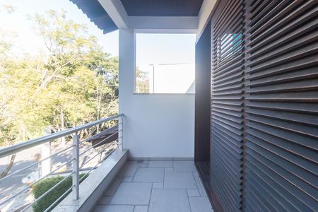 Casa de condomínio para alugar com 270m², 3 quartos e 2 vagas Casa de condomínio para alugar com 270m², 3 quartos e 2 vagasVaranda do Quarto 3