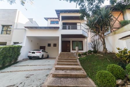 Casa de condomínio para alugar com 270m², 3 quartos e 2 vagas Casa de condomínio para alugar com 270m², 3 quartos e 2 vagasFachada