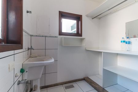 Casa de condomínio para alugar com 270m², 3 quartos e 2 vagas Casa de condomínio para alugar com 270m², 3 quartos e 2 vagasÁrea de Serviço