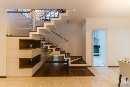 Casa de condomínio para alugar com 270m², 3 quartos e 2 vagas Casa de condomínio para alugar com 270m², 3 quartos e 2 vagasSala de Jantar