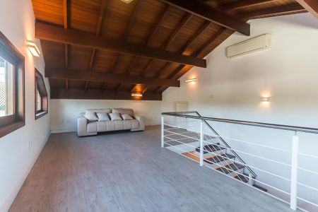 Casa de condomínio para alugar com 270m², 3 quartos e 2 vagas Casa de condomínio para alugar com 270m², 3 quartos e 2 vagasEscritório