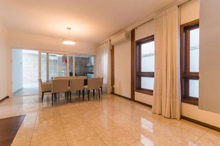 Casa de condomínio para alugar com 270m², 3 quartos e 2 vagas Casa de condomínio para alugar com 270m², 3 quartos e 2 vagasSala de Jantar