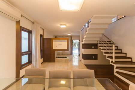 Casa de condomínio para alugar com 270m², 3 quartos e 2 vagas Casa de condomínio para alugar com 270m², 3 quartos e 2 vagasSala de Jantar