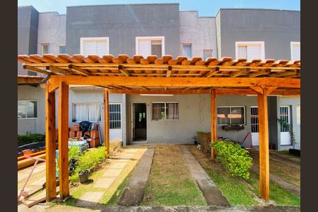 Casa à venda com 72m², 2 quartos e 1 vaga
