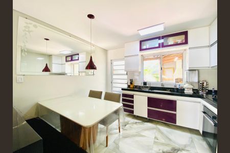 Casa à venda com 2 quartos, 72m² em Jardim Jurupari (Fazendinha), Santana de Parnaíba