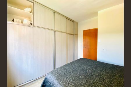 Casa à venda com 72m², 2 quartos e 1 vaga