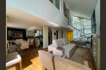 Casa de Condomínio à venda com 3 quartos, 270m² em Ingaí, Barueri