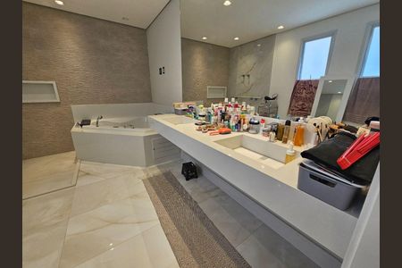 Casa à venda com 440m², 4 quartos e 4 vagas