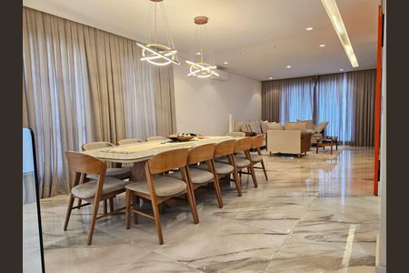 Casa à venda com 440m², 4 quartos e 4 vagas