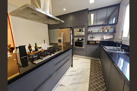 Casa à venda com 440m², 4 quartos e 4 vagas