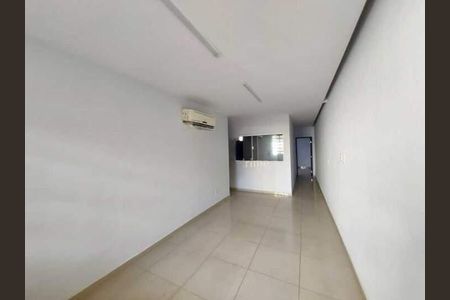 Casa à venda com 154m², 4 quartos e sem vaga
