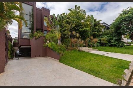 Casa à venda com 537m², 4 quartos e 8 vagas