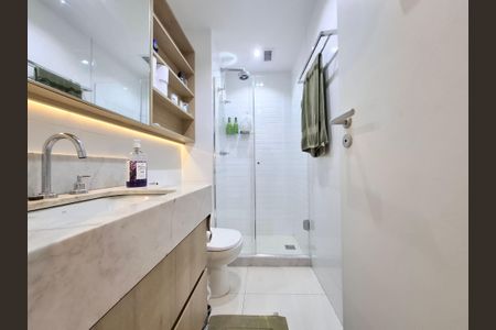 Apartamento para alugar com 110m², 2 quartos e 2 vagasBanheiro 