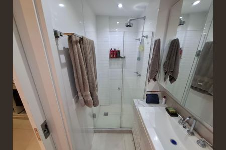 Apartamento para alugar com 110m², 2 quartos e 2 vagasBanheiro da suíte 