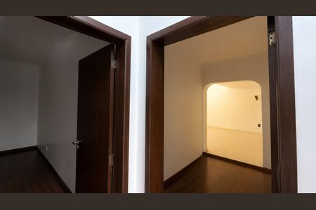 Casa para alugar com 540m², 5 quartos e 5 vagas