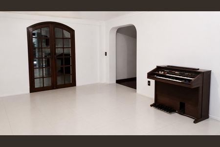 Casa para alugar com 540m², 5 quartos e 5 vagas
