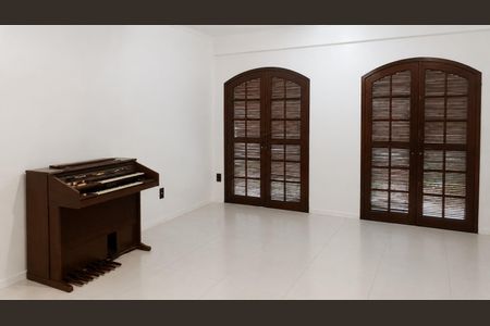 Casa para alugar com 540m², 5 quartos e 5 vagas