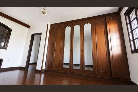 Casa para alugar com 540m², 5 quartos e 5 vagas