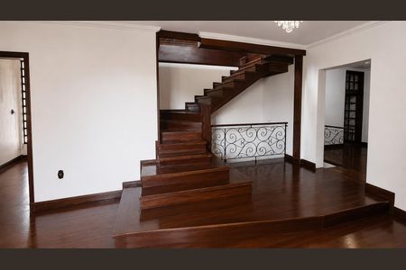 Casa para alugar com 540m², 5 quartos e 5 vagas