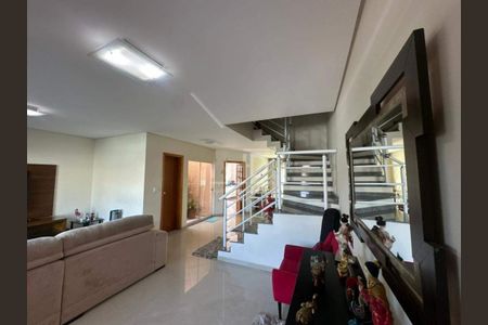 Casa à venda com 3 quartos, 228m² em Nova Petrópolis, São Bernardo do Campo