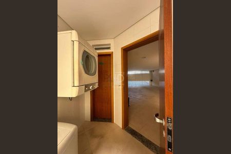 Casa à venda com 228m², 3 quartos e 4 vagas