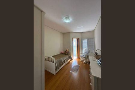 Casa à venda com 228m², 3 quartos e 4 vagas
