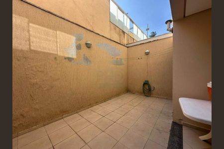 Casa à venda com 228m², 3 quartos e 4 vagas