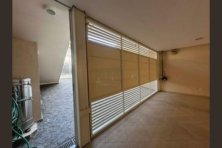 Casa à venda com 228m², 3 quartos e 4 vagas
