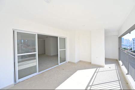 Apartamento à venda com 125m², 3 quartos e 2 vagasVaranda