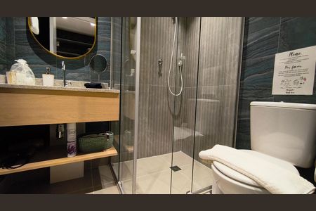 Banheiro de kitnet/studio para alugar com 1 quarto, 43m² em Vila Mariana, São Paulo