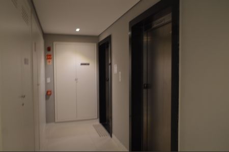 Studio para alugar com 43m², 1 quarto e sem vagaElevadores