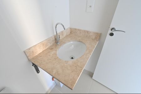 Apartamento à venda com 69m², 2 quartos e 1 vagaBanheiro Social