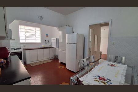 Casa à venda com 234m², 4 quartos e 2 vagasCozinha 