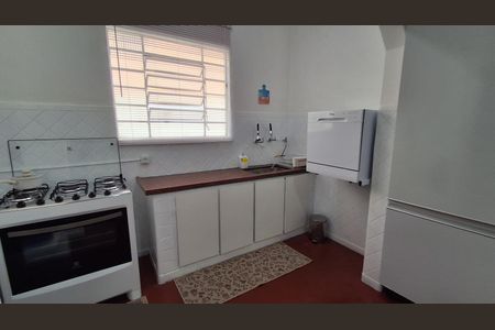 Casa à venda com 234m², 4 quartos e 2 vagasCozinha 