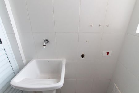 Apartamento à venda com 76m², 2 quartos e 2 vagas Apartamento à venda com 76m², 2 quartos e 2 vagasCozinha e Área de Serviço