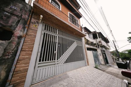 Casa para alugar com 350m², 2 quartos e 1 vaga Casa para alugar com 350m², 2 quartos e 1 vagaFachada