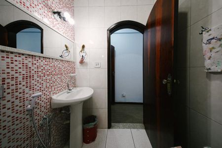 Casa para alugar com 350m², 2 quartos e 1 vaga Casa para alugar com 350m², 2 quartos e 1 vagaBanheiro