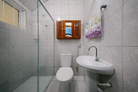Casa para alugar com 350m², 2 quartos e 1 vaga Casa para alugar com 350m², 2 quartos e 1 vagaBanheiro da Suíte 2