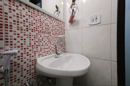 Casa para alugar com 350m², 2 quartos e 1 vaga Casa para alugar com 350m², 2 quartos e 1 vagaBanheiro