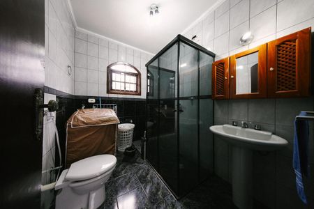 Casa para alugar com 350m², 2 quartos e 1 vaga Casa para alugar com 350m², 2 quartos e 1 vagaBanheiro da Suíte 1