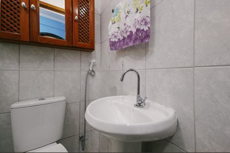 Casa para alugar com 350m², 2 quartos e 1 vaga Casa para alugar com 350m², 2 quartos e 1 vagaBanheiro da Suíte 2