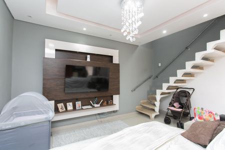 Casa à venda com 170m², 5 quartos e 4 vagas Casa à venda com 170m², 5 quartos e 4 vagasSala 2