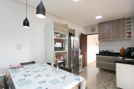 Casa à venda com 170m², 5 quartos e 4 vagas Casa à venda com 170m², 5 quartos e 4 vagasCozinha 2