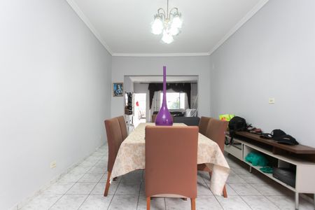 Casa à venda com 170m², 5 quartos e 4 vagas Casa à venda com 170m², 5 quartos e 4 vagasSala de Jantar