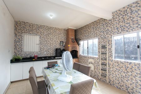 Casa à venda com 170m², 5 quartos e 4 vagas Casa à venda com 170m², 5 quartos e 4 vagasÁrea de Lazer