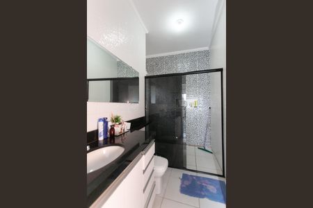 Casa à venda com 170m², 5 quartos e 4 vagas Casa à venda com 170m², 5 quartos e 4 vagasBanheiro da Suíte 5