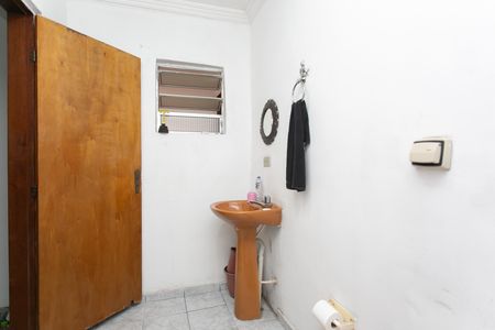 Casa à venda com 170m², 5 quartos e 4 vagas Casa à venda com 170m², 5 quartos e 4 vagasBanheiro da Sute 2