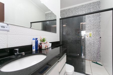 Casa à venda com 170m², 5 quartos e 4 vagas Casa à venda com 170m², 5 quartos e 4 vagasBanheiro da Suíte 5
