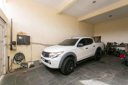 Casa à venda com 170m², 5 quartos e 4 vagas Casa à venda com 170m², 5 quartos e 4 vagasGaragem