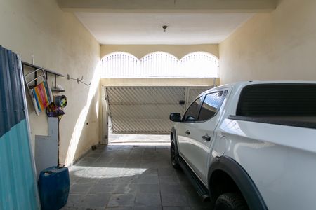 Casa à venda com 170m², 5 quartos e 4 vagas Casa à venda com 170m², 5 quartos e 4 vagasGaragem